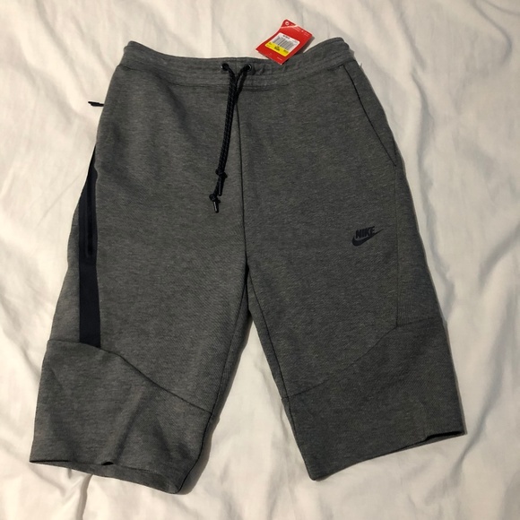 nike 3/4 fleece shorts nike 3/4 fleece shorts